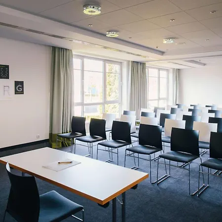 Vienna House Easy By Wyndham 4*