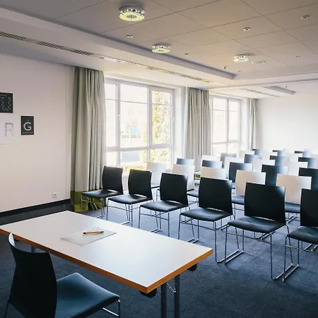 Vienna House Easy By Wyndham 4*