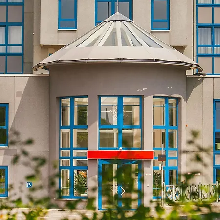 Vienna House Easy By Wyndham Hotel 4*